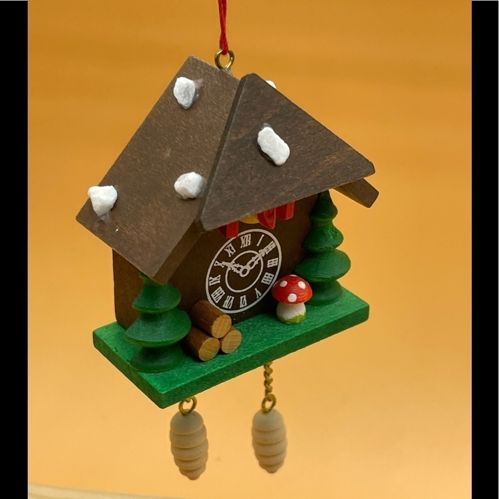 Vintage Christmas Cuckoo Clock Mushroom Ornament - Picture 3 of 12